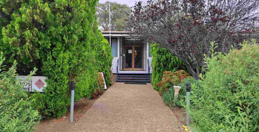 Allora-Nursing-home_entrance-909x465